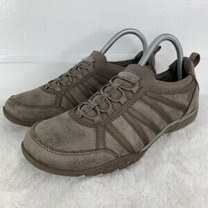 Skechers Breathe Easy “Remember Me” Slip-On Women’s 7.5 Dark Taupe